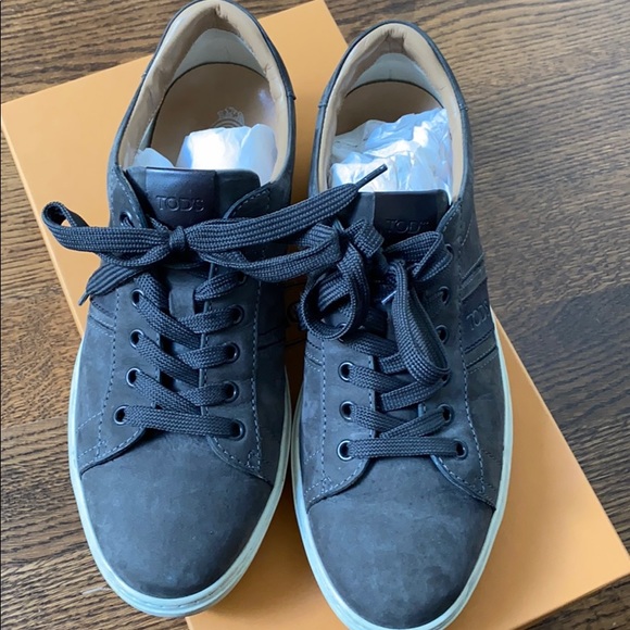 Mens Tod’s sneakers - Picture 2 of 7